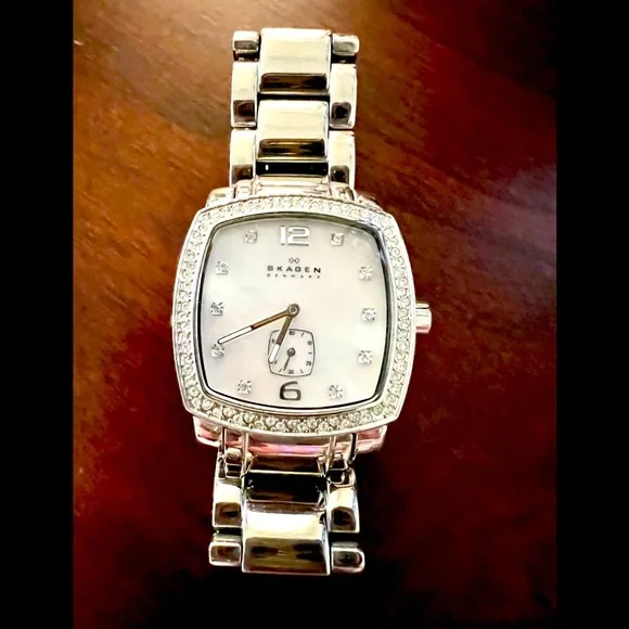Gorgeous Skagen Watch - Nearly New! Skagen | Accessories | Skagengorgeous Skagen Watch | Poshmark main image 2